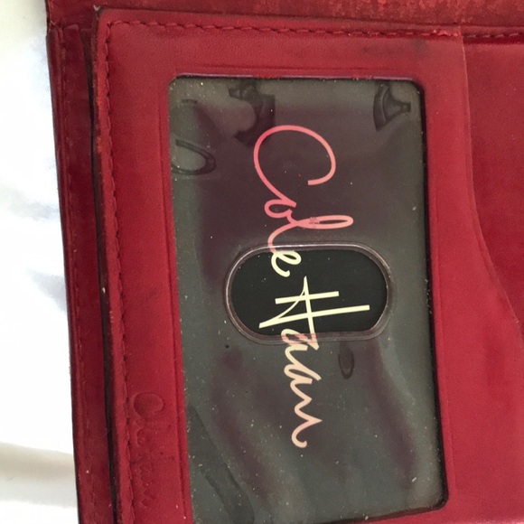 Dark pink patent leather Cole Haan passport wallet - Picture 5 of 5
